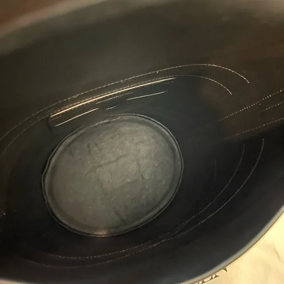 Alexander McQueen Black Shoulder Bag - Picture 2 of 12